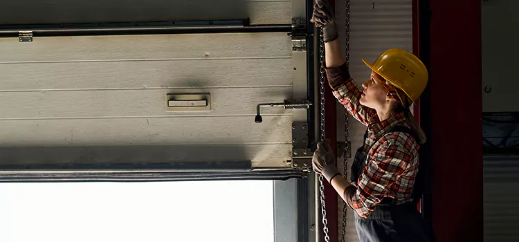 Addressing Common Garage Door Stoppage Issues in Pinecrest, FL